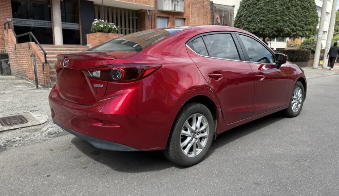 MAZDA 3 TOURING
