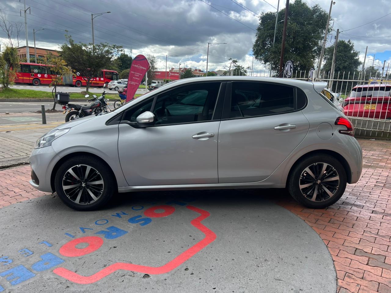 PEUGEOT 208 ACTIVE