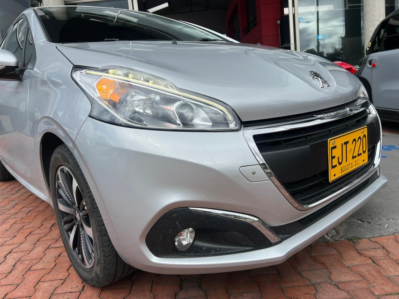 PEUGEOT 208 ACTIVE