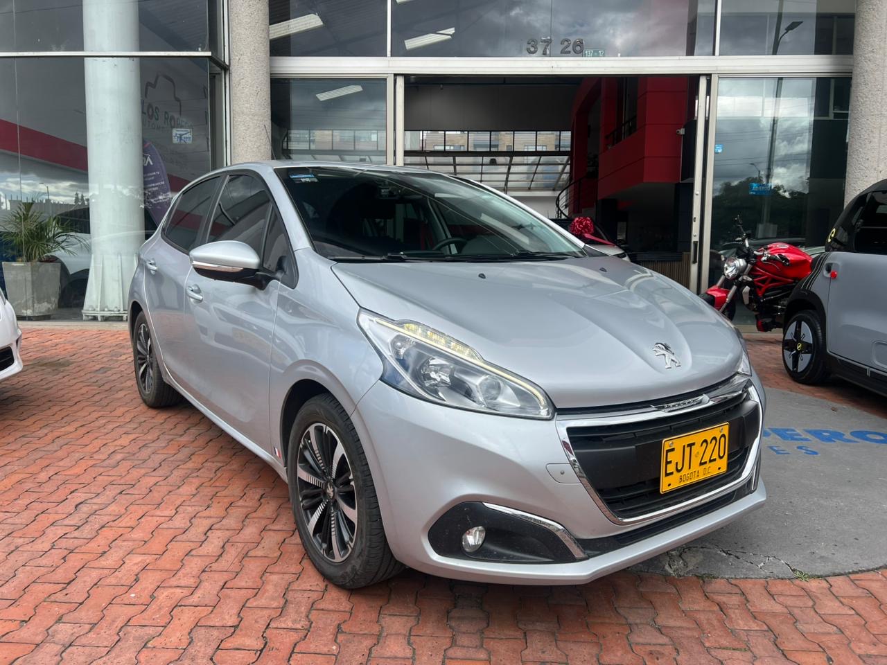PEUGEOT 208 ACTIVE