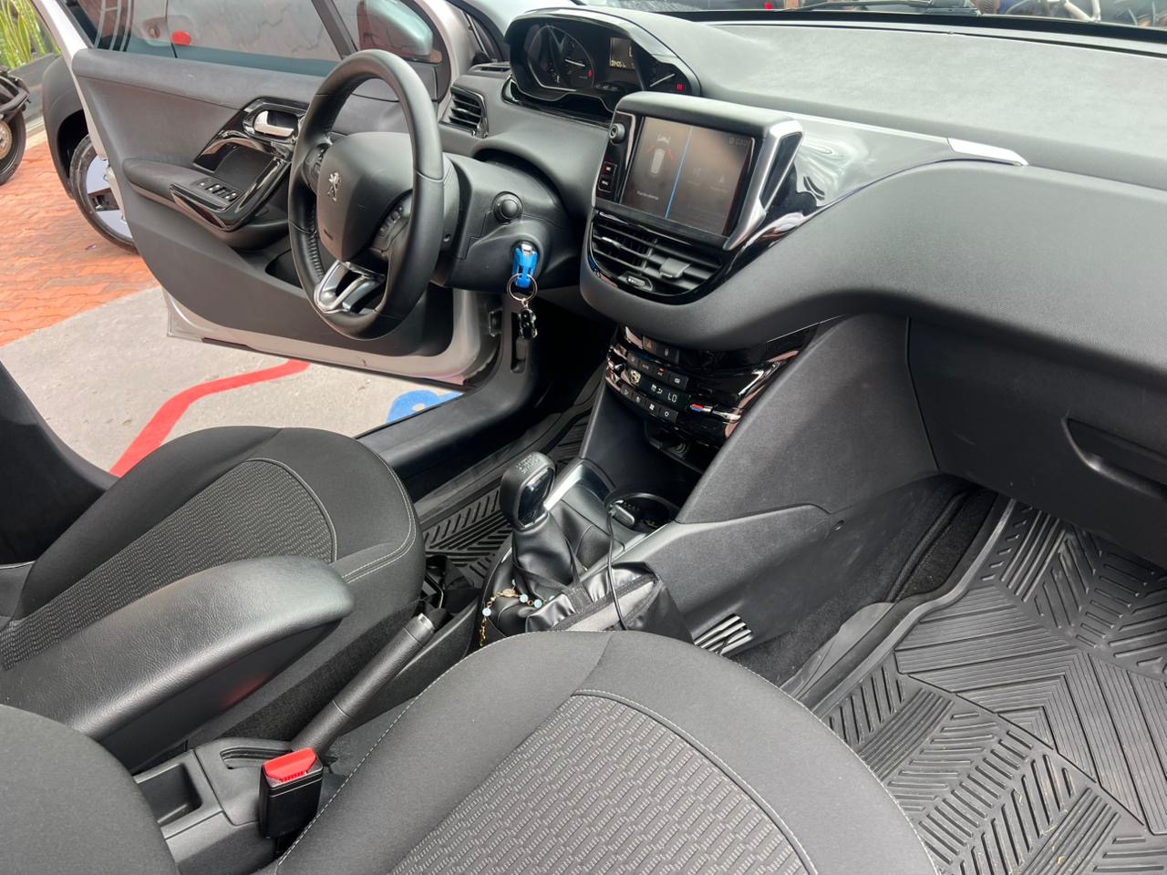 PEUGEOT 208 ACTIVE
