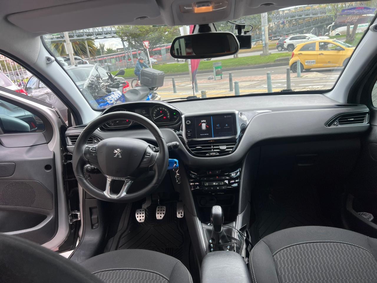 PEUGEOT 208 ACTIVE