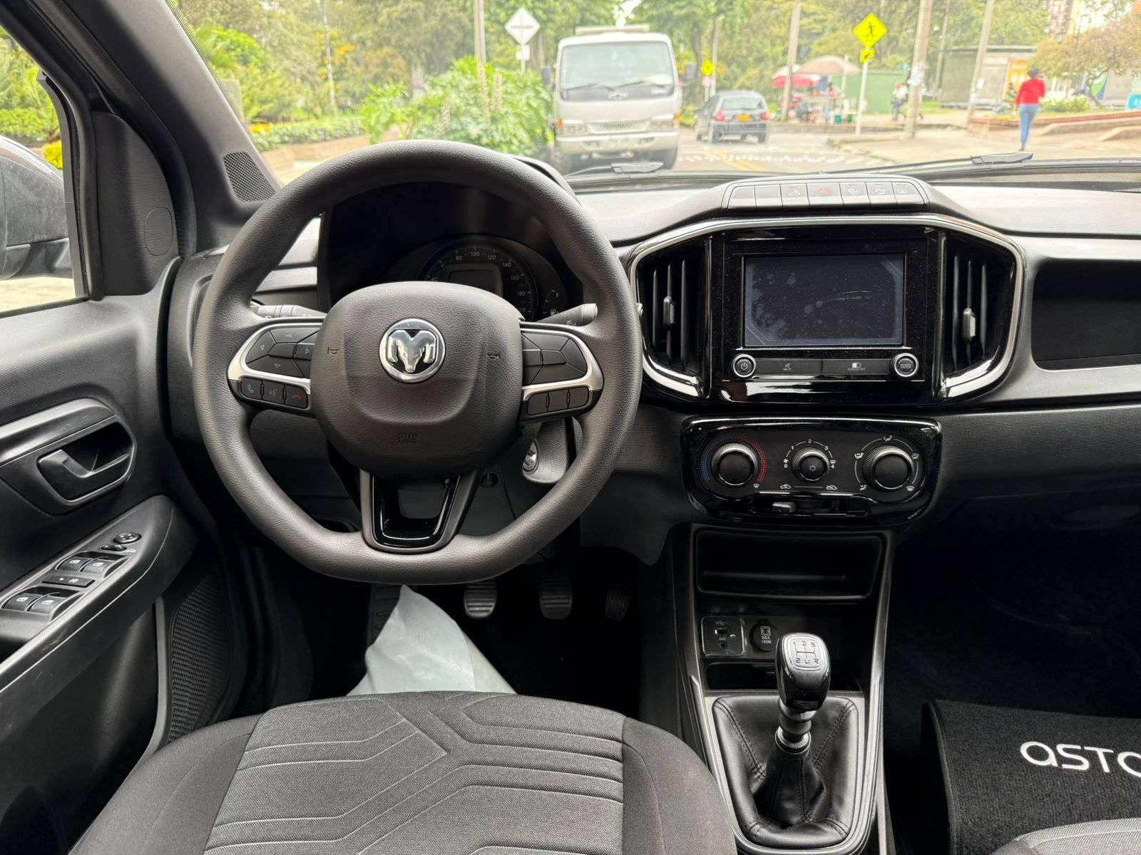 RAM 700 BIGHORN MT DOBLE CABINA