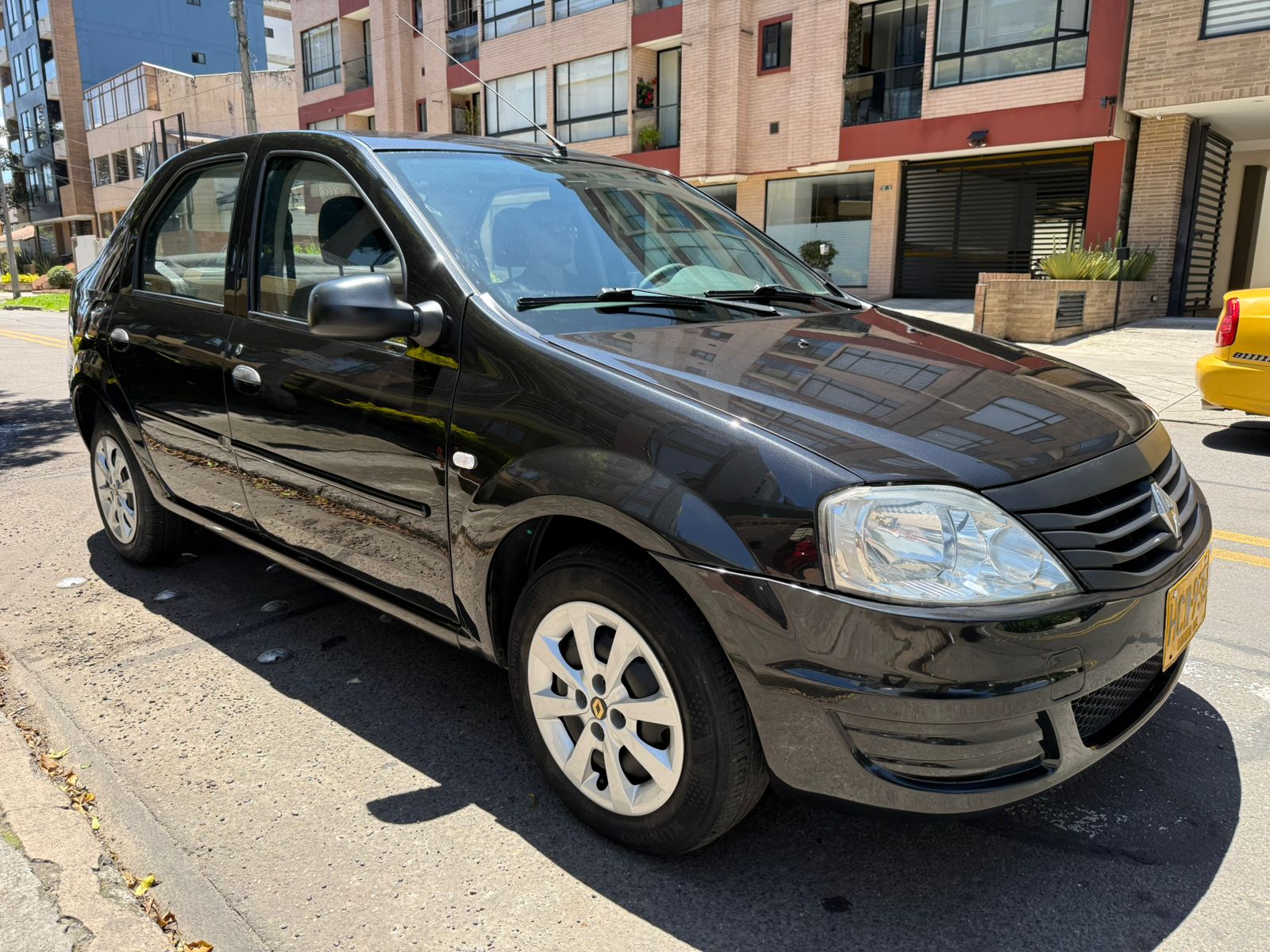 RENAULT LOGAN FAMILIER