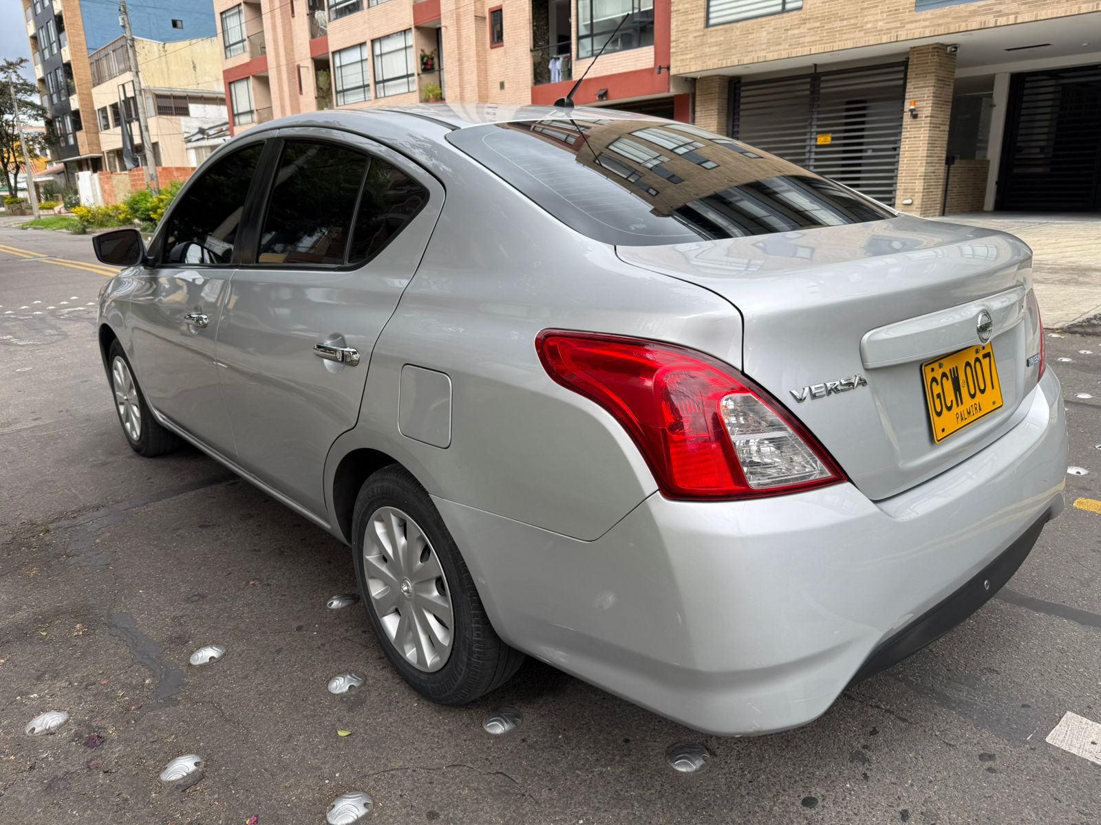 NISSAN VERSA SENSE