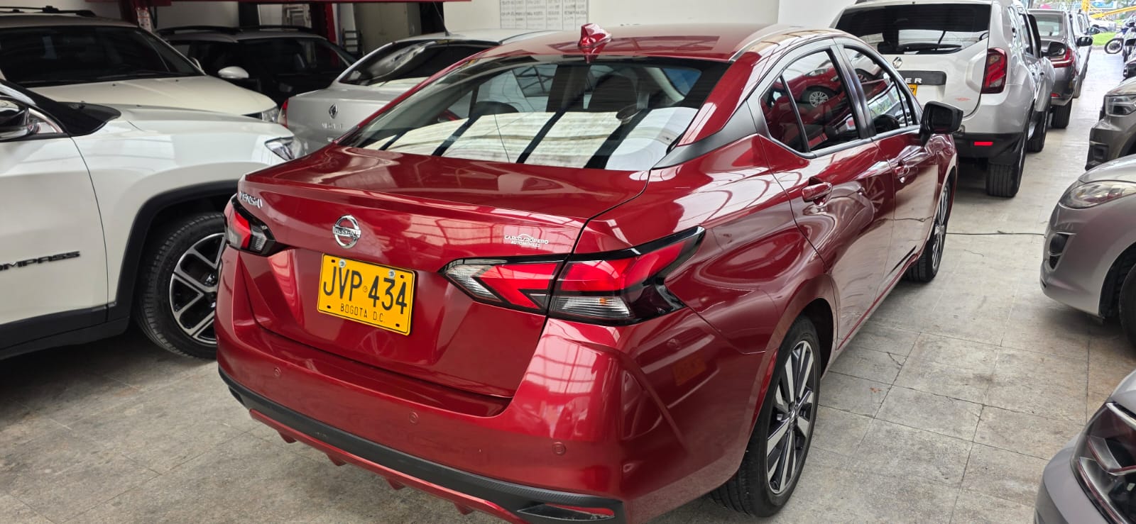 NISSAN VERSA  EXCLUSIVE