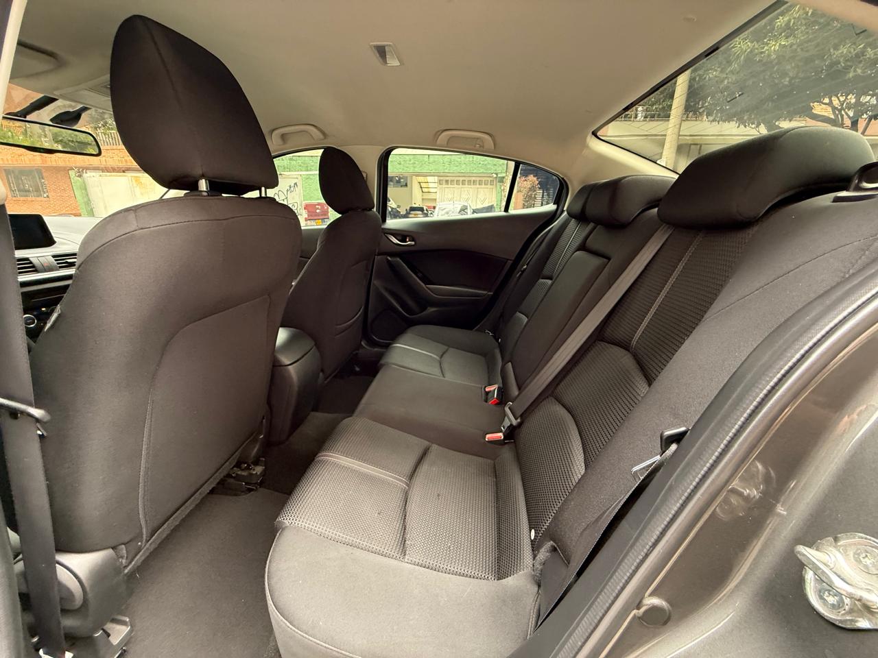 MAZDA 3 TOURING AT
