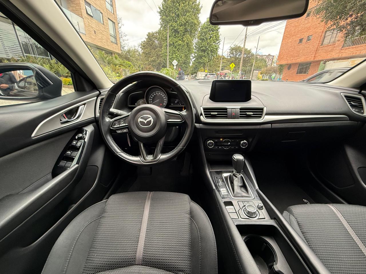 MAZDA 3 TOURING AT