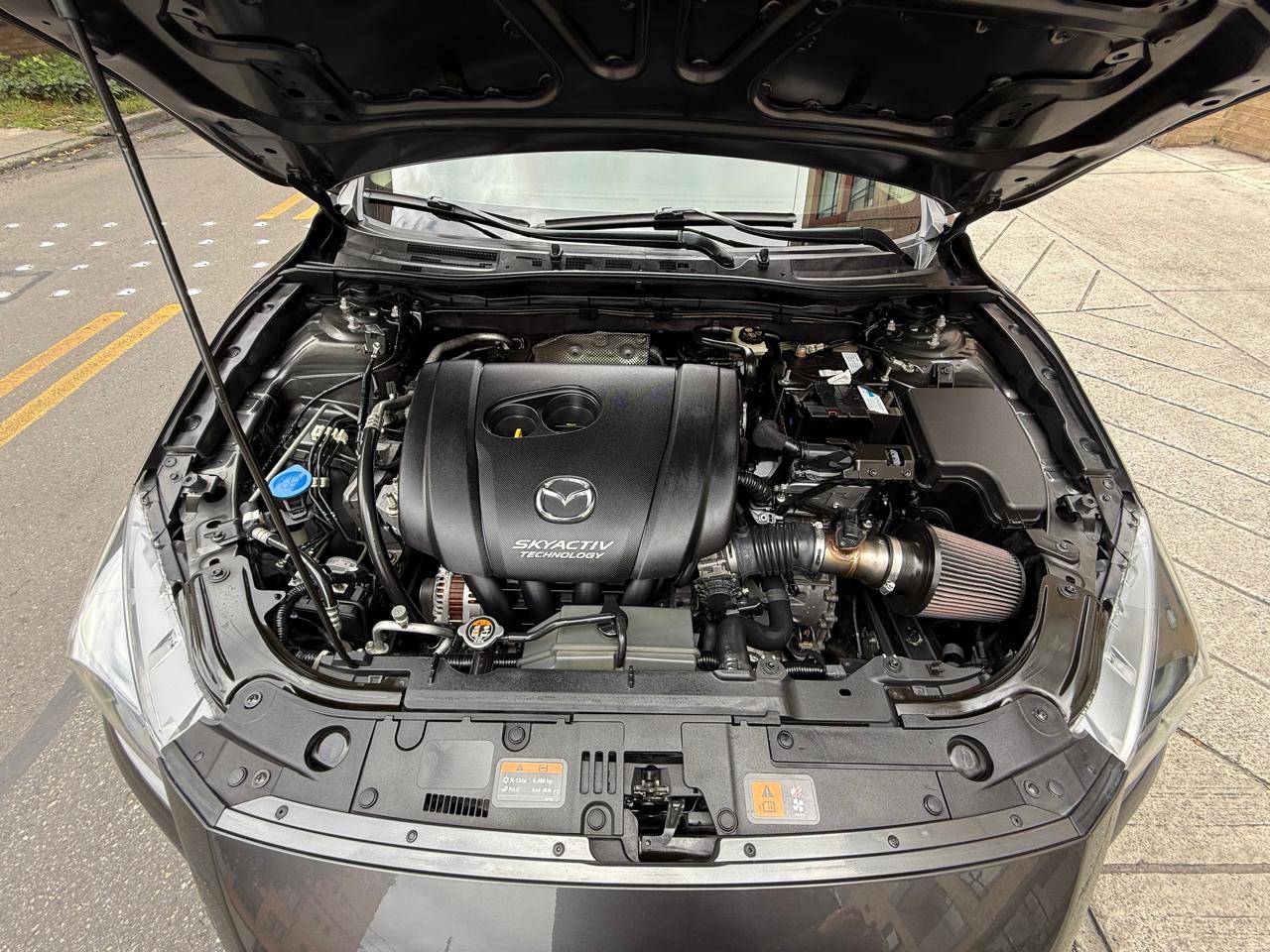 MAZDA 3 TOURING AT