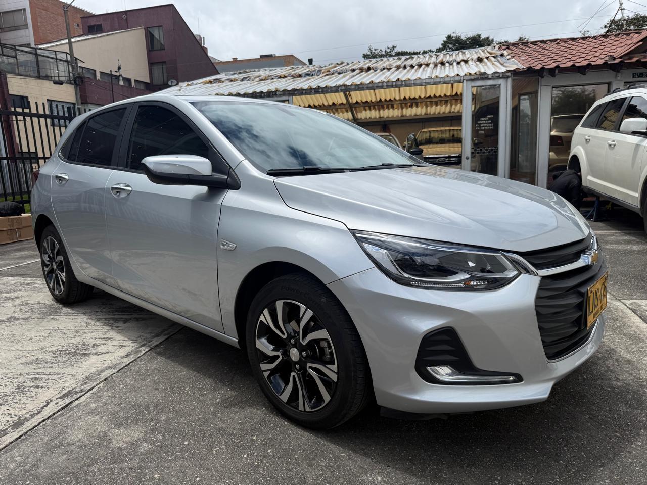 CHEVROLET ONIX PREMIER HATCHBACK
