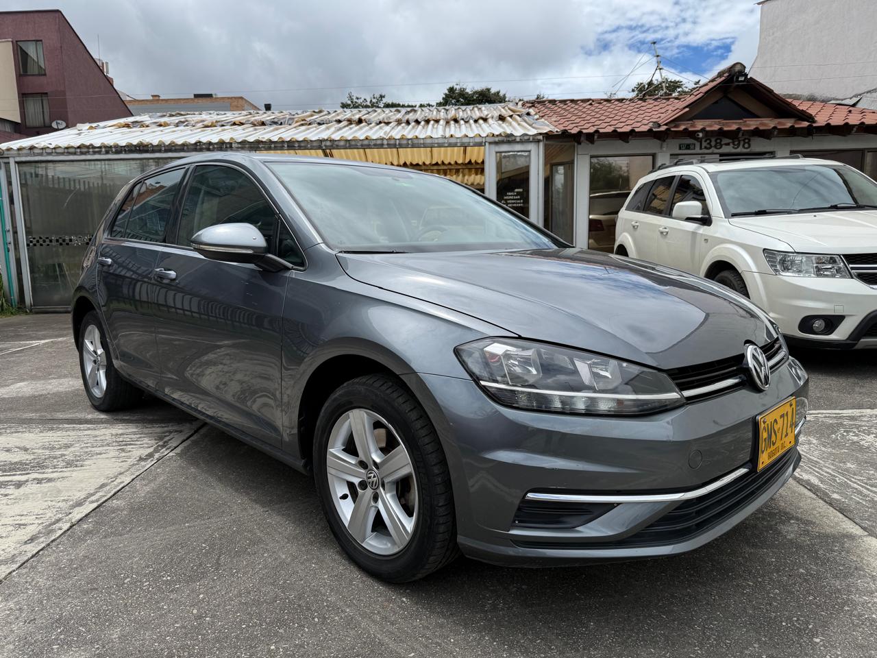 VOLKSWAGEN GOLF TRENDLINE TURBO AT