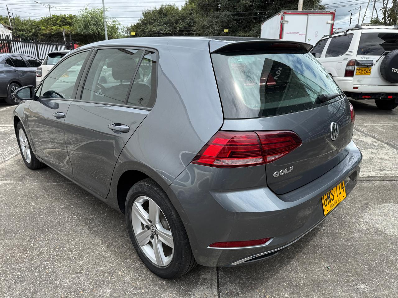 VOLKSWAGEN GOLF TRENDLINE TURBO AT