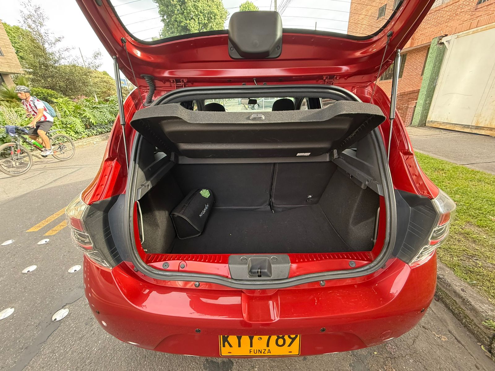 RENAULT SANDERO MT