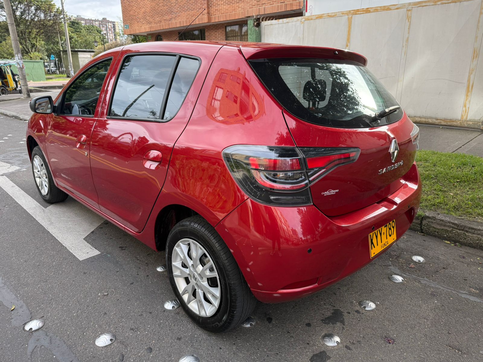 RENAULT SANDERO MT