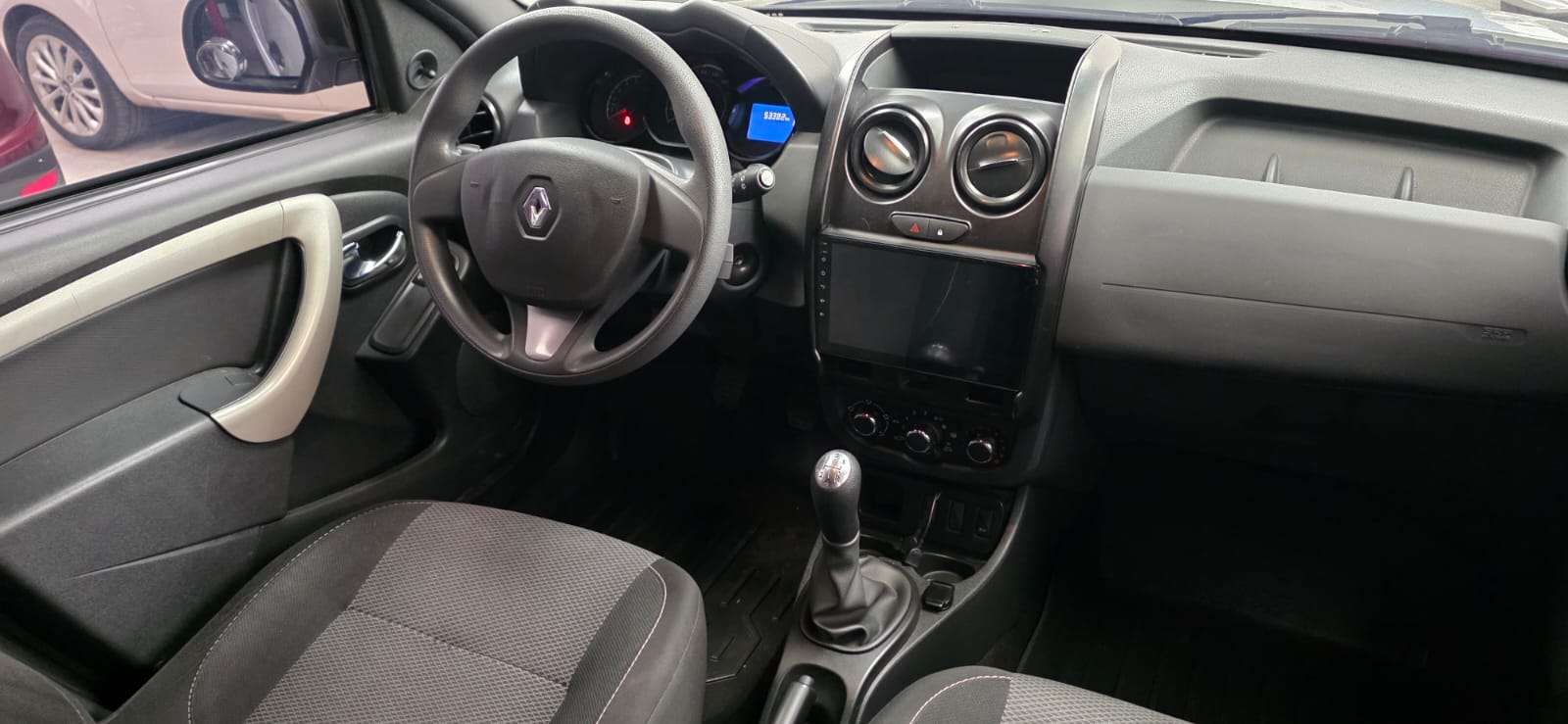 RENAULT DUSTER