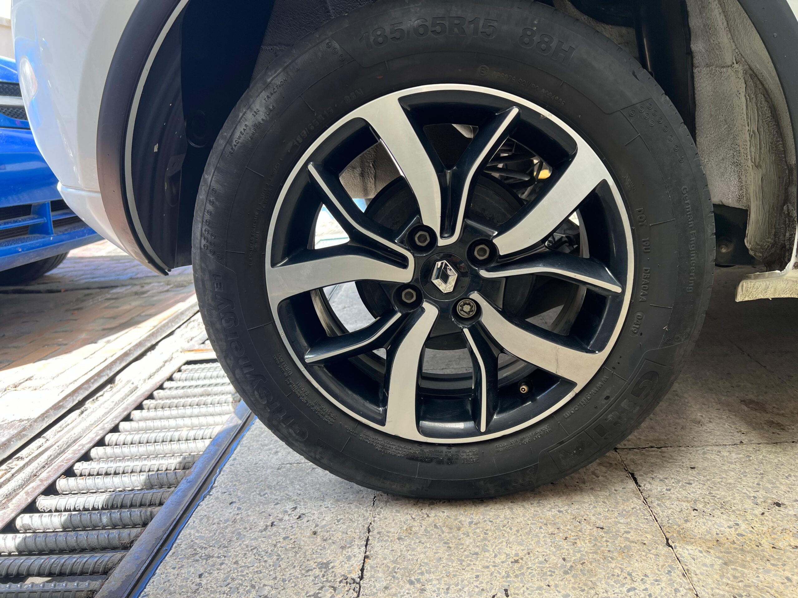 RENAULT SANDERO