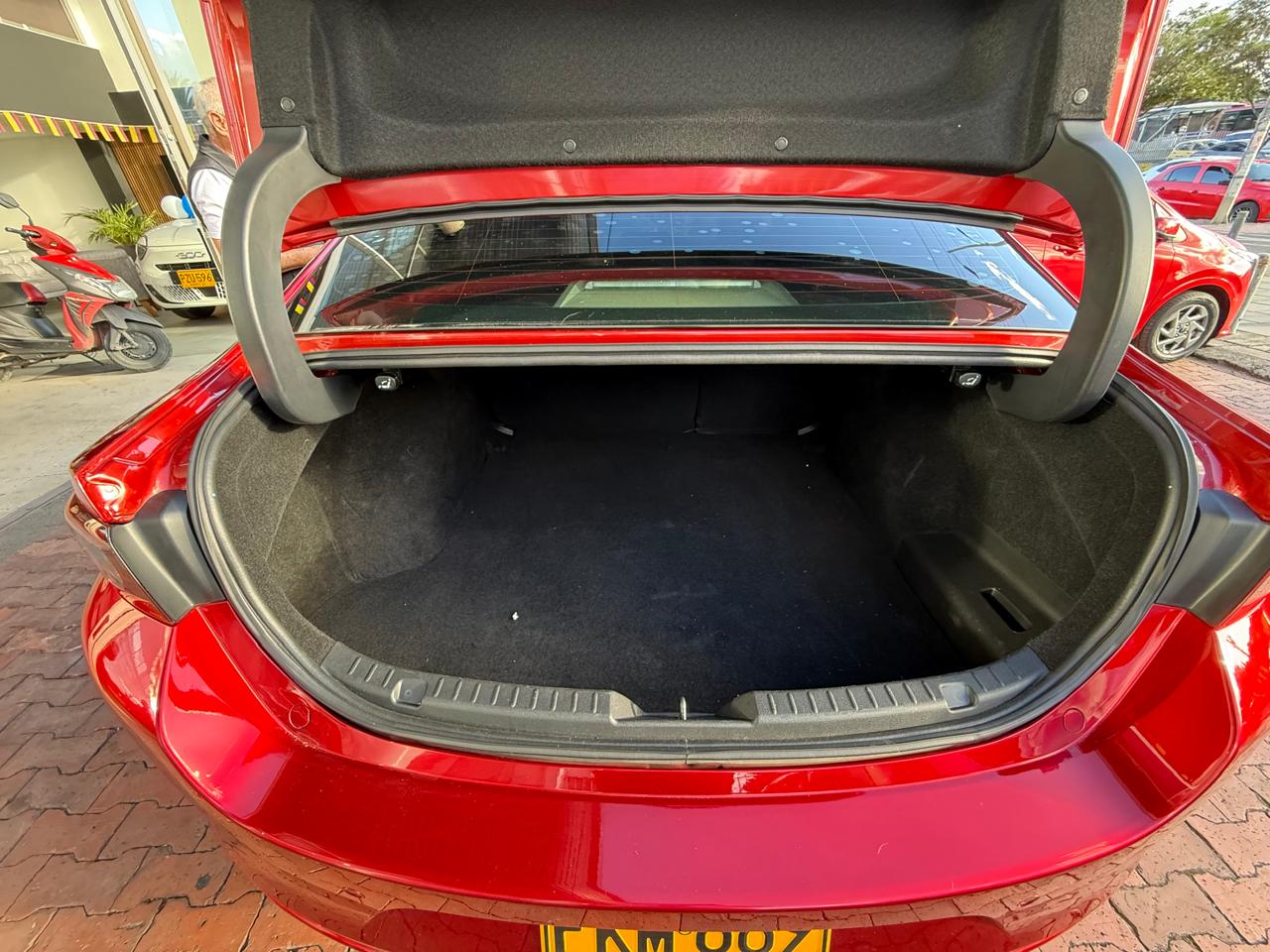 MAZDA 3 TOURING