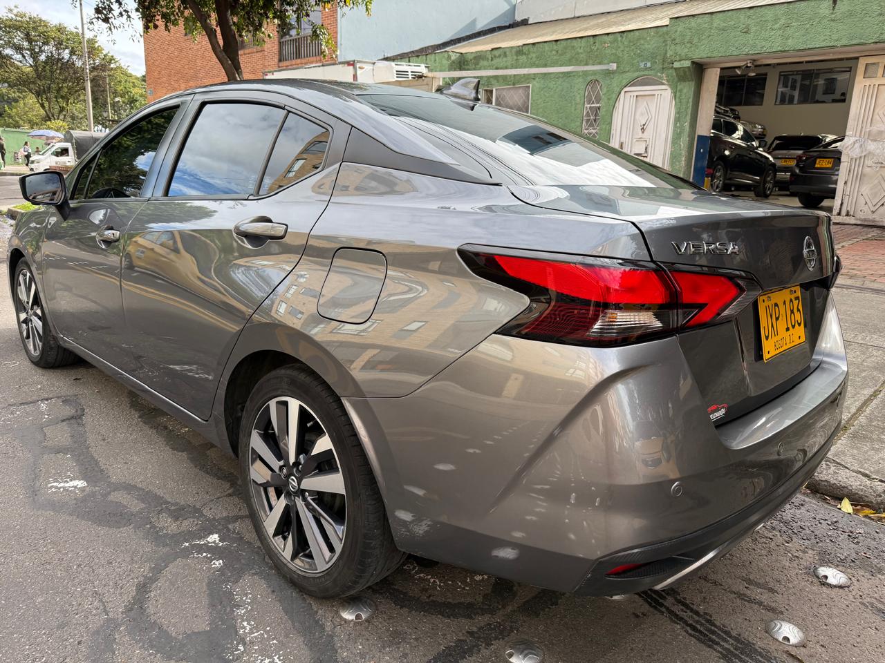 NISSAN VERSA EXCLUSIVE