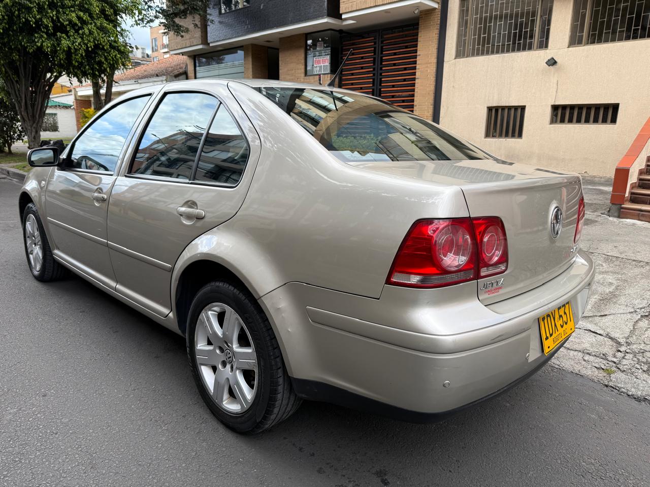 VOLKSWAGEN JETTA
