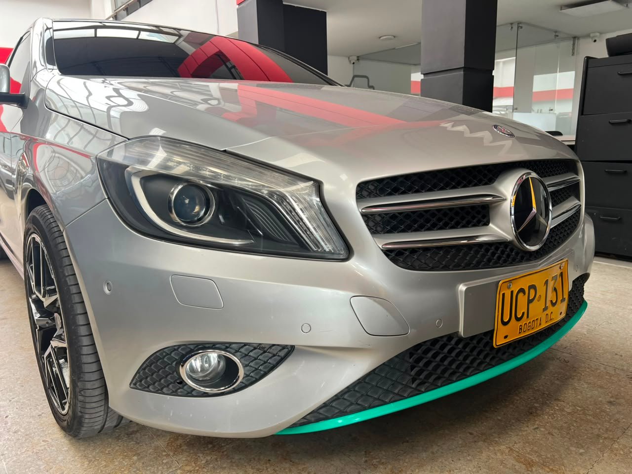 MERCEDES BENZ A200