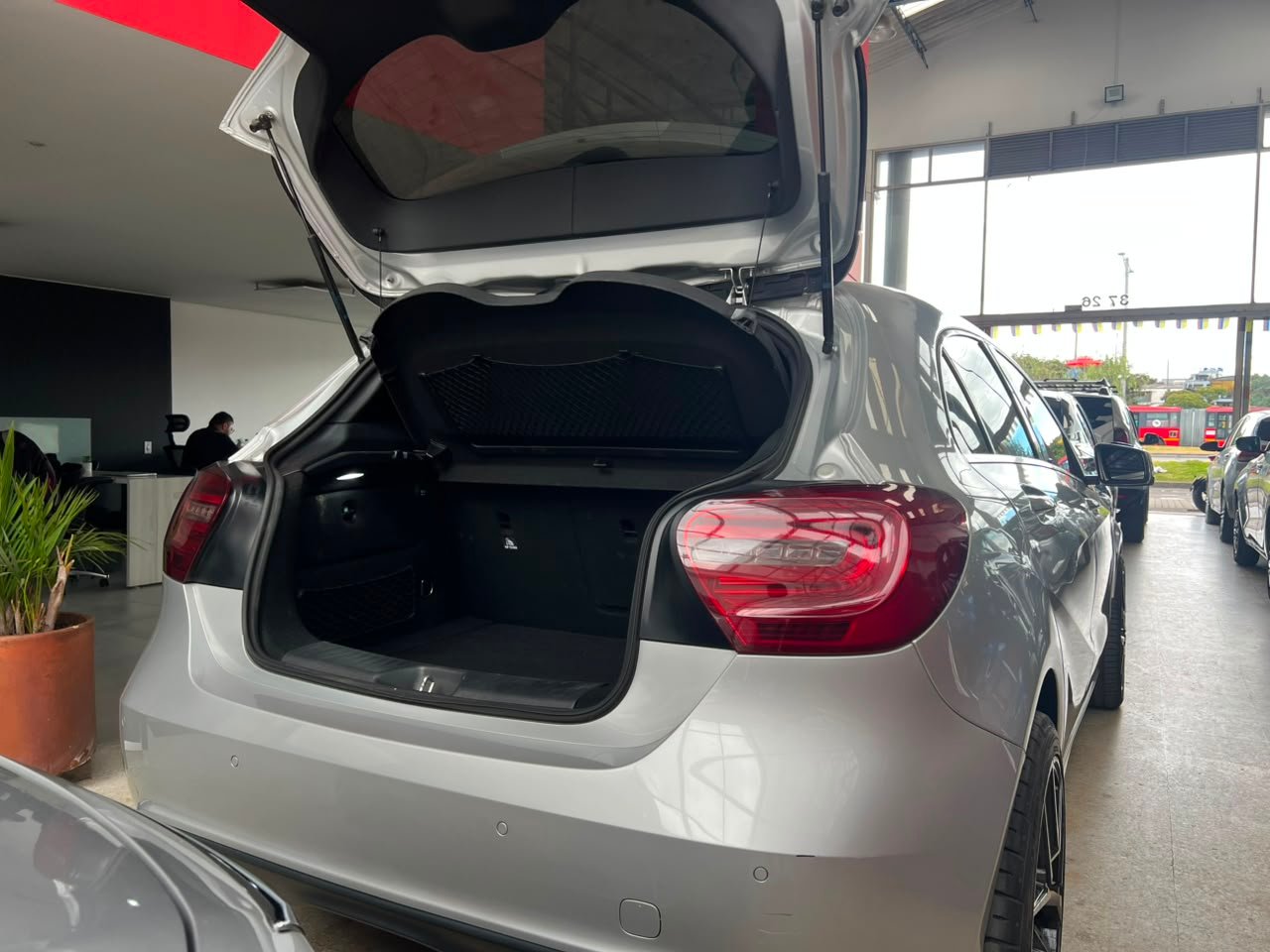 MERCEDES BENZ A200