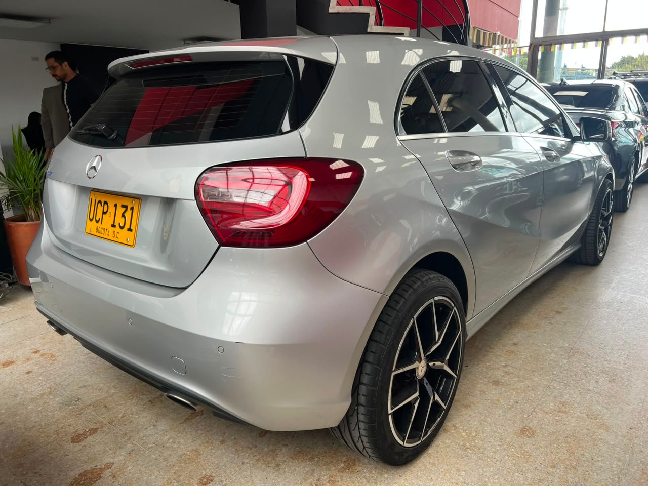 MERCEDES BENZ A200