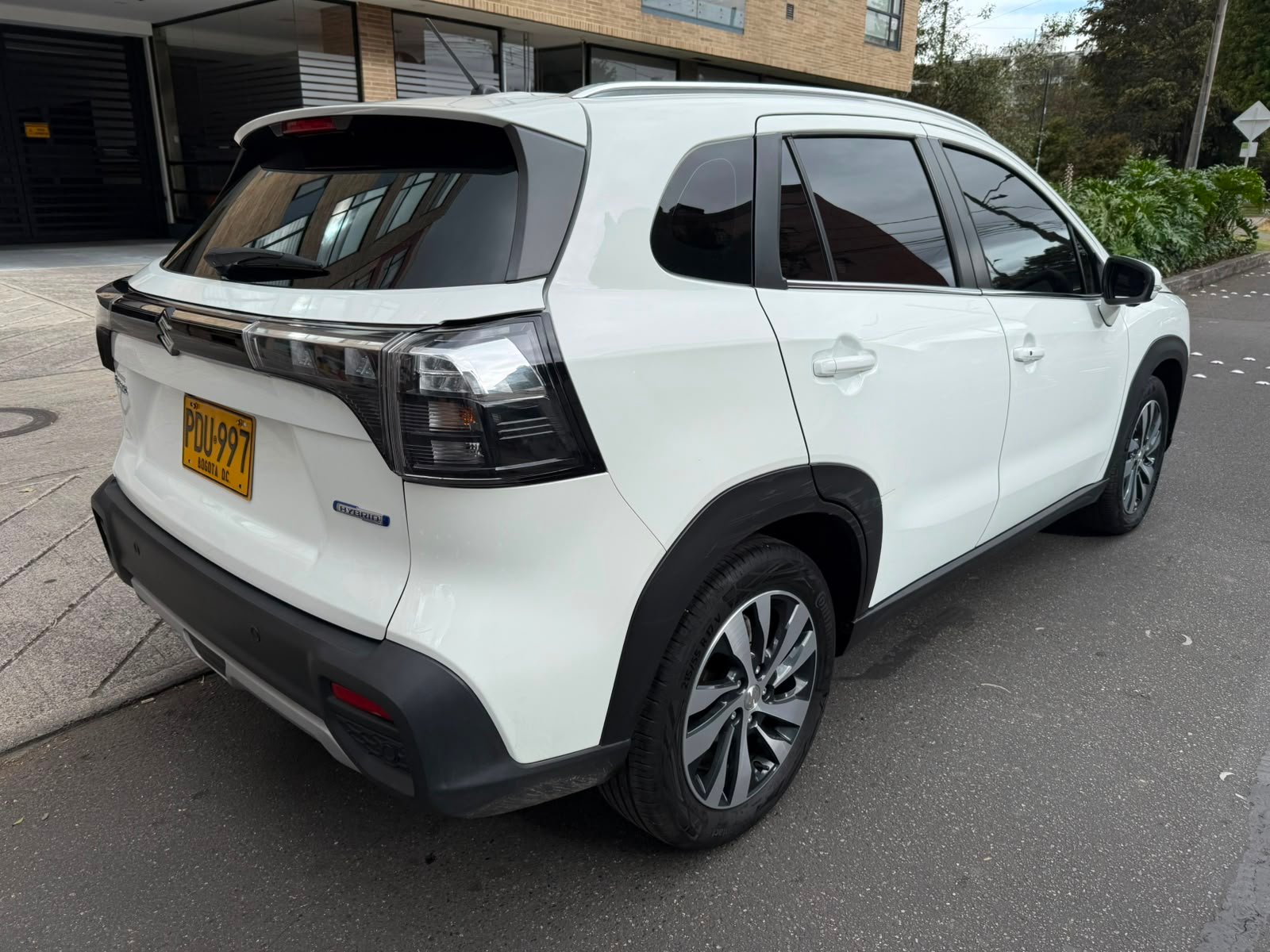 SUZUKI NEW SCROSS HIBRIDA