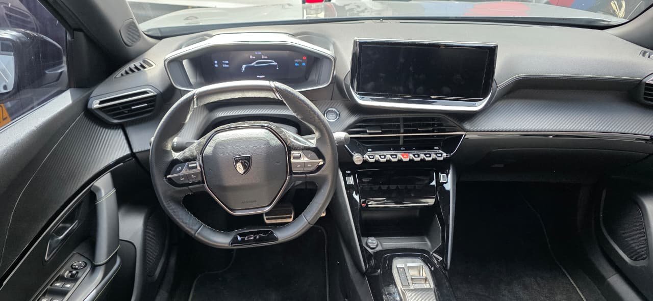 PEUGEOT 2008 GT LINE HIBRIDA