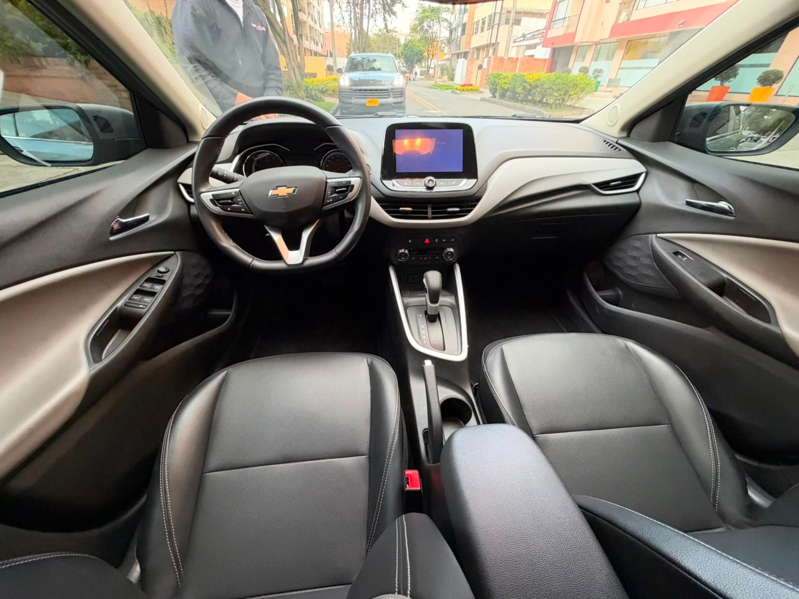 CHEVROLET ONIX PREMIER HATCHBACK TURBO